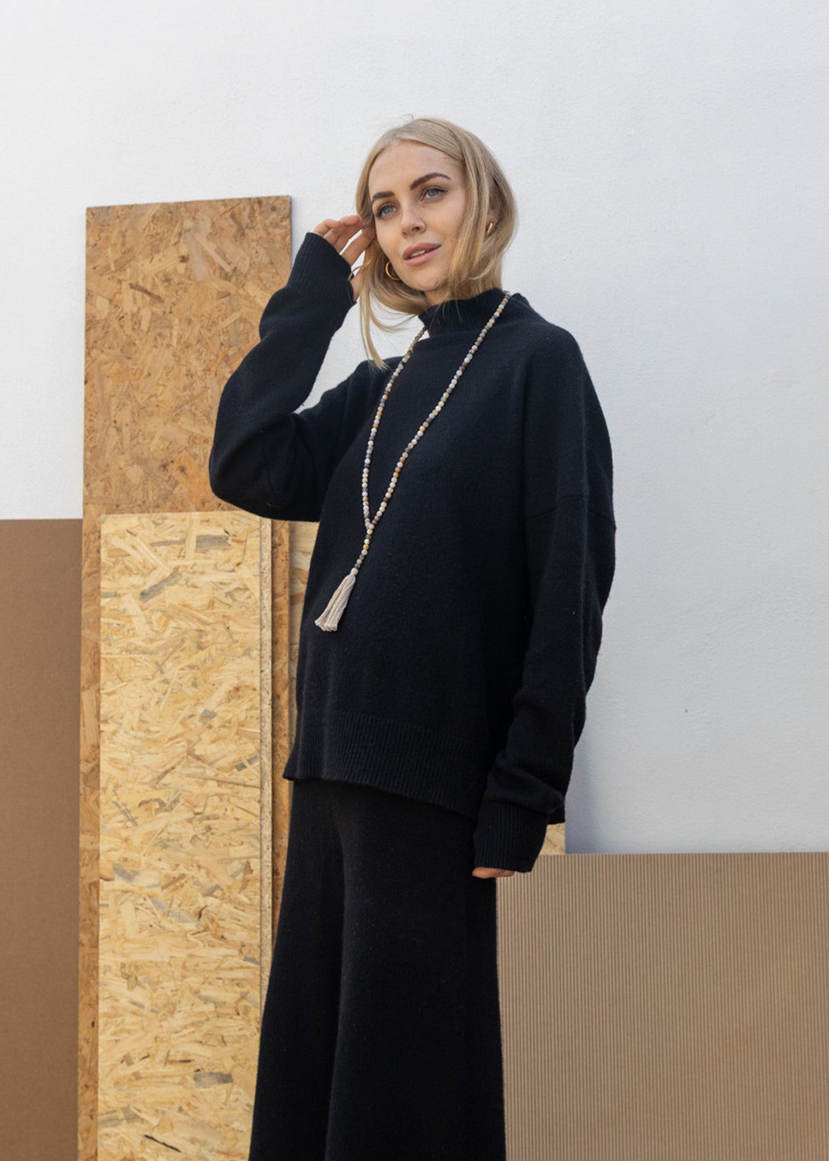High Neck Cashmere Sweater | Black