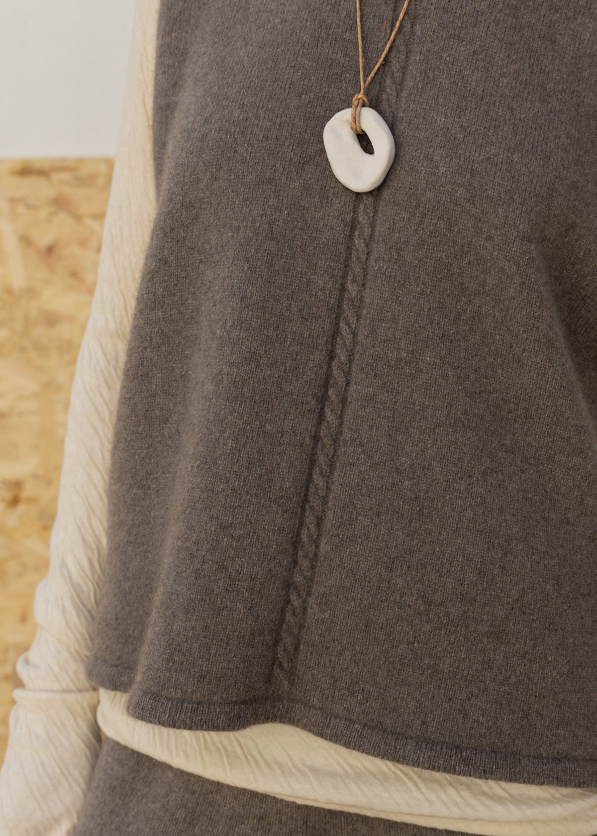 Cashmere Cable Front Vest Top | Mushroom