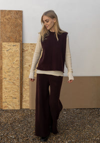 Cashmere Cable Front Vest Top | Raisin